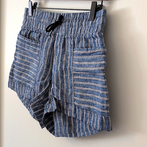 Athleta Womens 0 Pull On Shorts Blue Striped Linen Casual Preppy Vacation - Picture 3 of 6